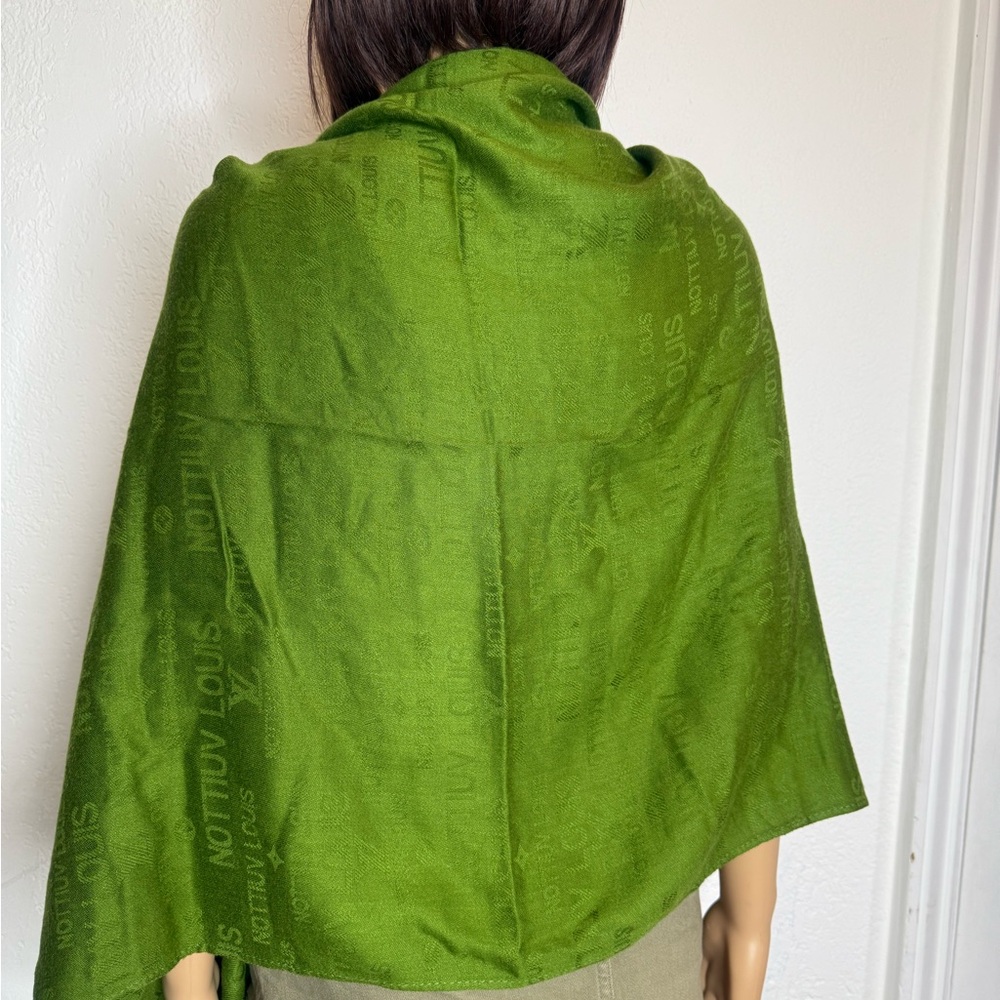 Louis Vuitton Scarf Shawl Wrap LV Monogram Fringe Green 67.5X26 Inches - Picture 5 of 15